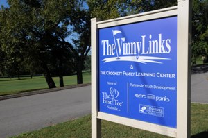 VinnyLinks Golf Course sign